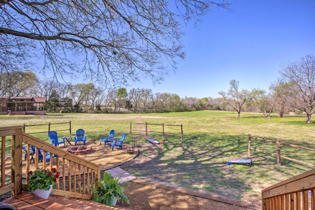 Cozy Mckinney Tiny Home With Porch And Fire Pit! Zewnętrze zdjęcie