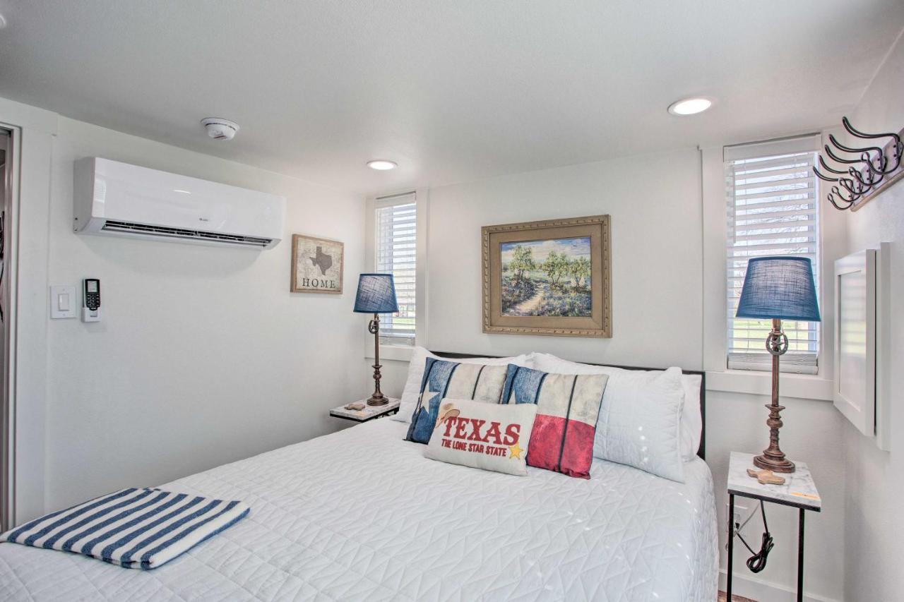Cozy Mckinney Tiny Home With Porch And Fire Pit! Zewnętrze zdjęcie