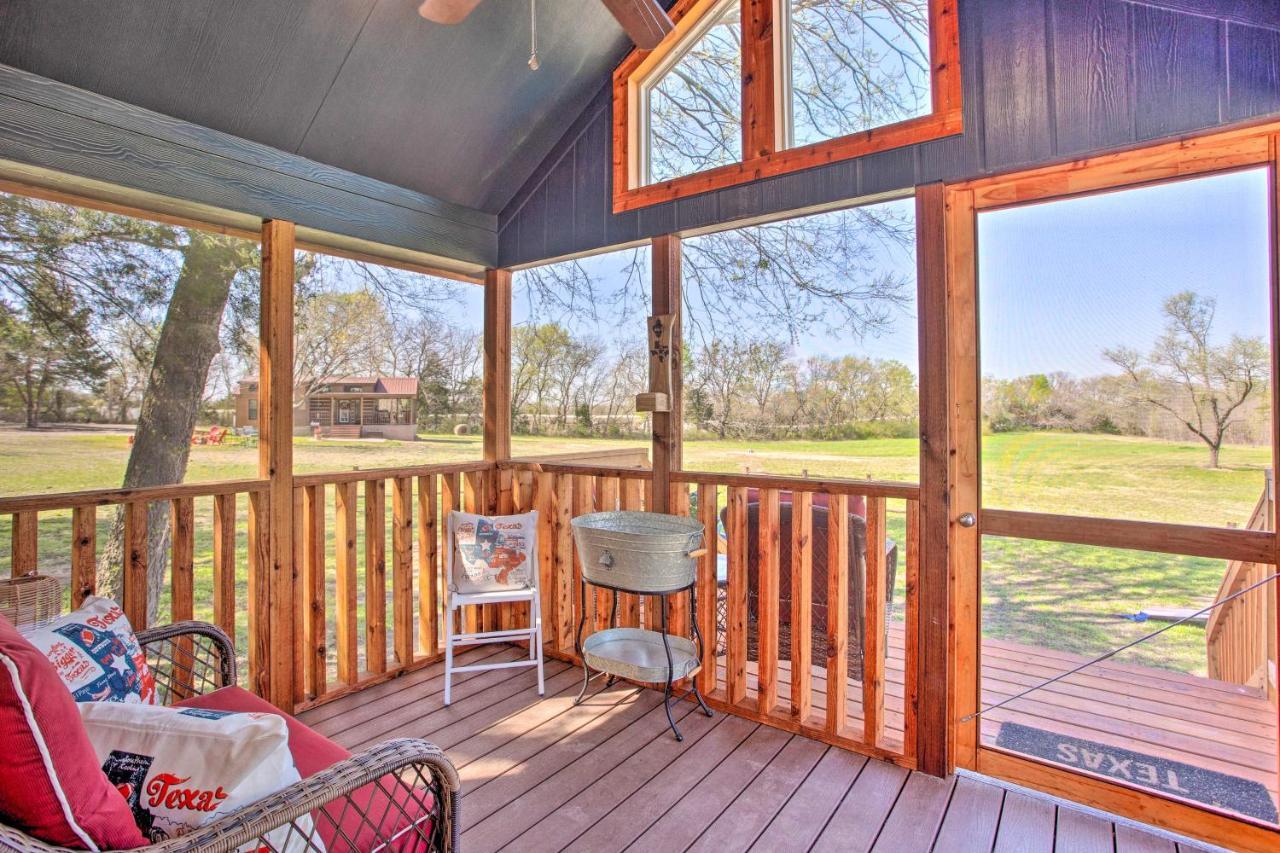 Cozy Mckinney Tiny Home With Porch And Fire Pit! Zewnętrze zdjęcie