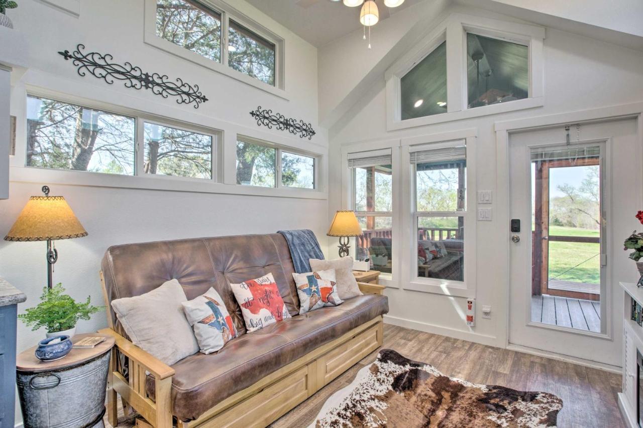 Cozy Mckinney Tiny Home With Porch And Fire Pit! Zewnętrze zdjęcie