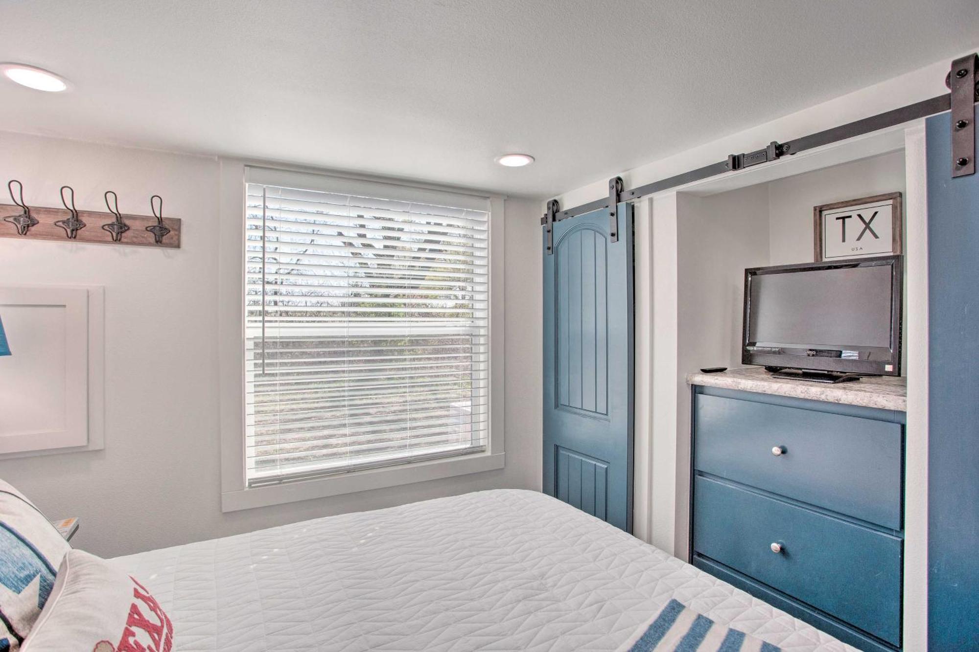 Cozy Mckinney Tiny Home With Porch And Fire Pit! Zewnętrze zdjęcie