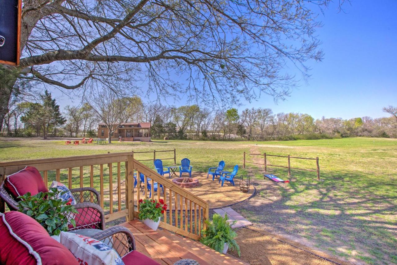 Cozy Mckinney Tiny Home With Porch And Fire Pit! Zewnętrze zdjęcie