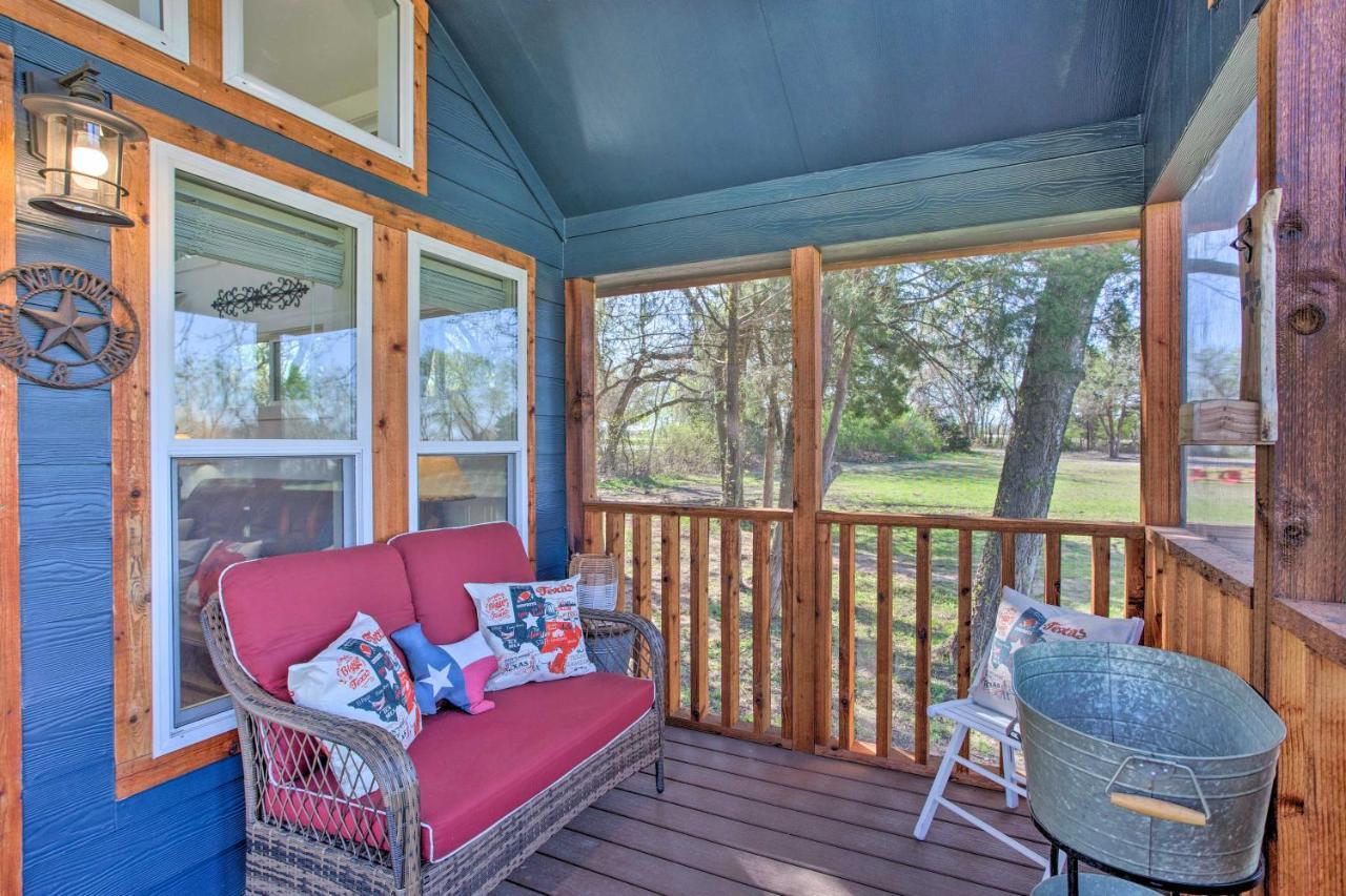 Cozy Mckinney Tiny Home With Porch And Fire Pit! Zewnętrze zdjęcie